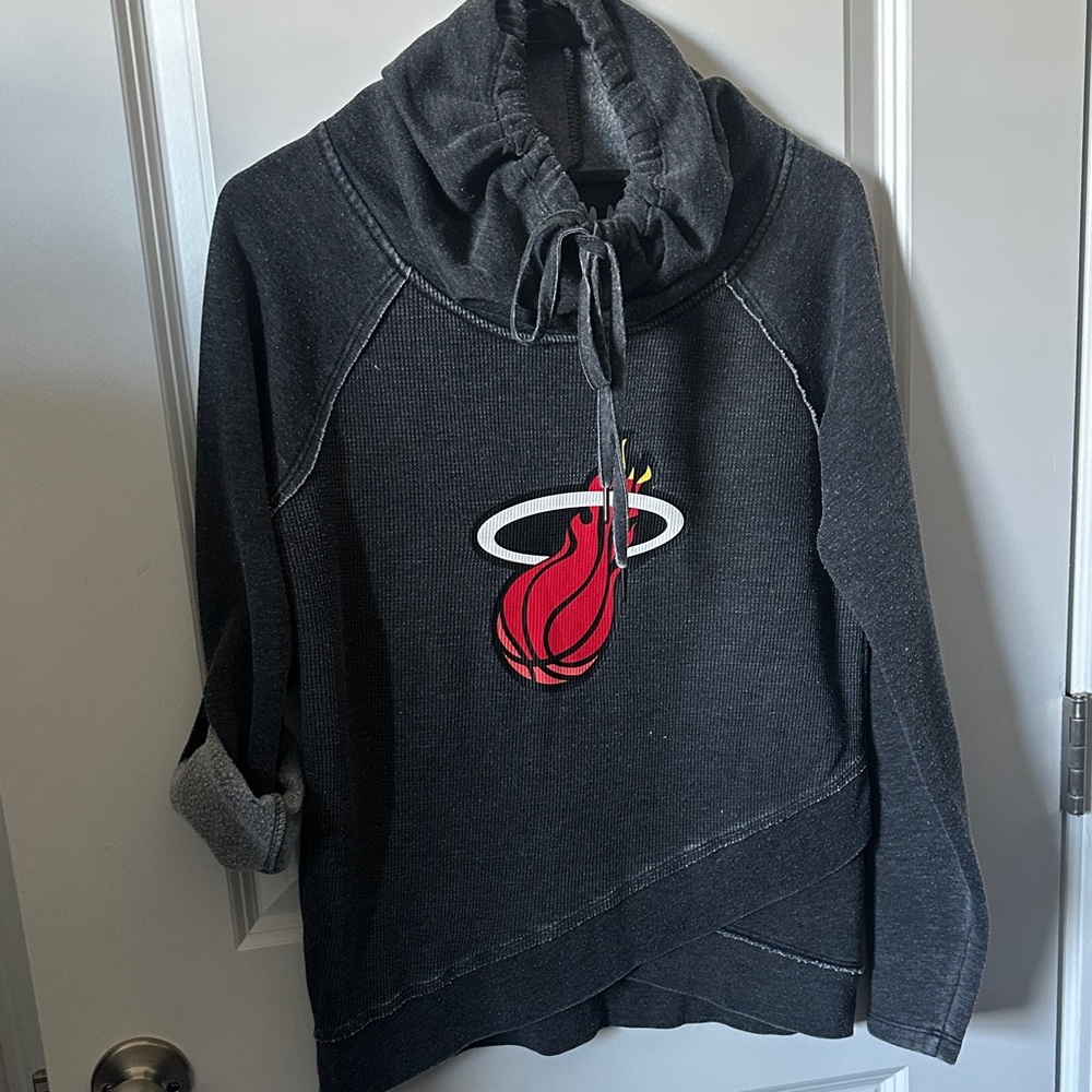 NBA Miami Heat Sweatshirt Size S Touch by Alyssa Milano